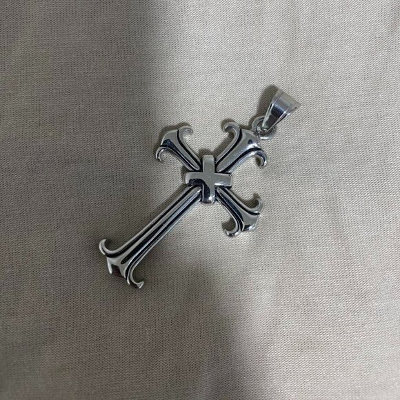 Silver cross pendant - Picture 1 of 1